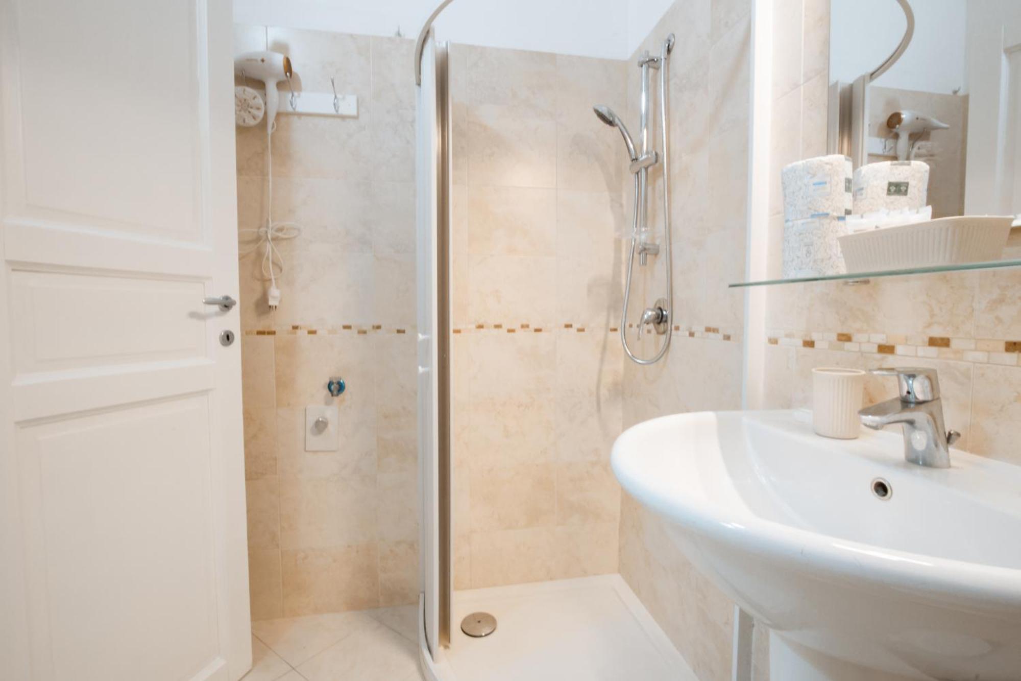 Krisa Apartment Bari Buitenkant foto